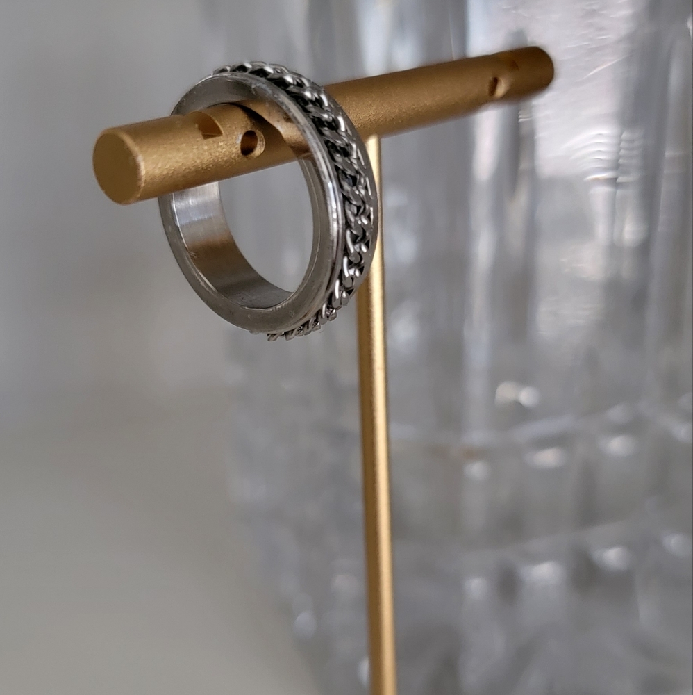 Fidget Spin Chain Ring - Picture 4 of 4